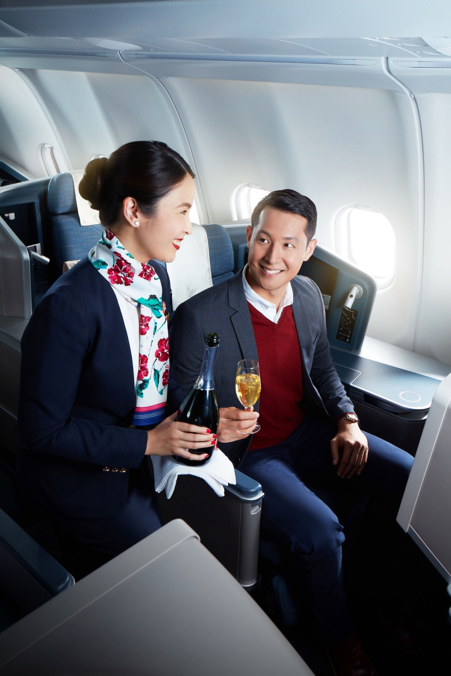 29183852-PAL-Business-Class-Welcome-Drinks